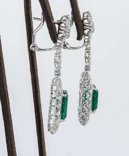 EMERALD GREEN TWO SET ROUND BRILLIANT DIAMOND EARRING