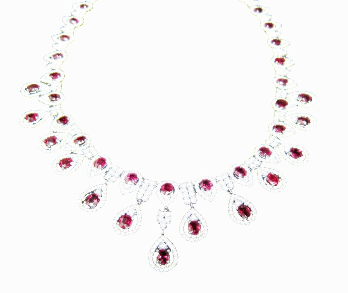 DIAMOND ROUND BRILLIANT SHAPE RUBY OVAL SHAPE DIAMOND NECKLACE