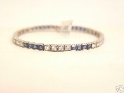 SQUARE CUT BLUE SAPPHIRE 6.10 CTTW ROUND BRILLIANT CUT