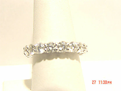 DIAMOND ROUND BRILLIANT SHAPE ETERNITY BAND 15 STONE 18 K WHITE GOLD BACK PART