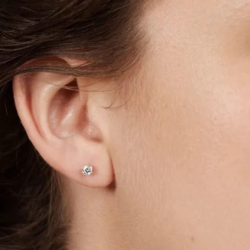 0.23 CT. T.W. round Diamond Stud Earrings in 14K Gold (H-I, SI2)