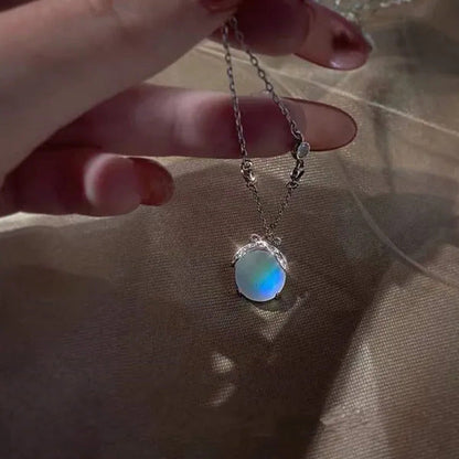 Retro Luxury Alloy Firefly Moonlight Pendant Necklace Charm Lightning Bug Animal