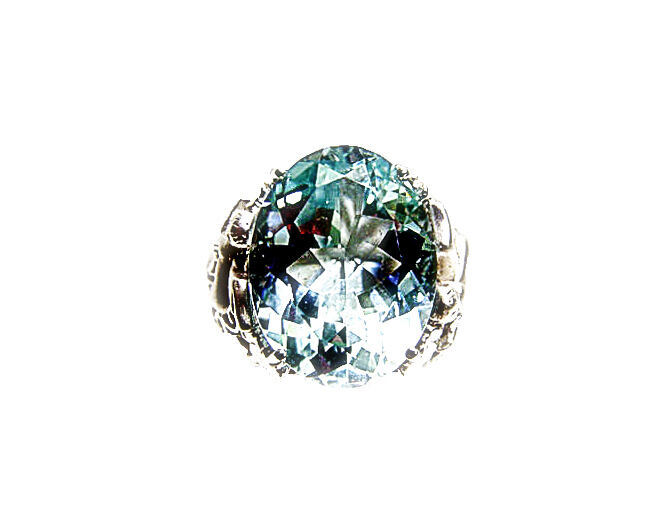 AQUAMARINE OVAL SHAPE 19.80X15.10X9.31MM SET IN A ANGEL RING DIAMOND ROUND AQUA