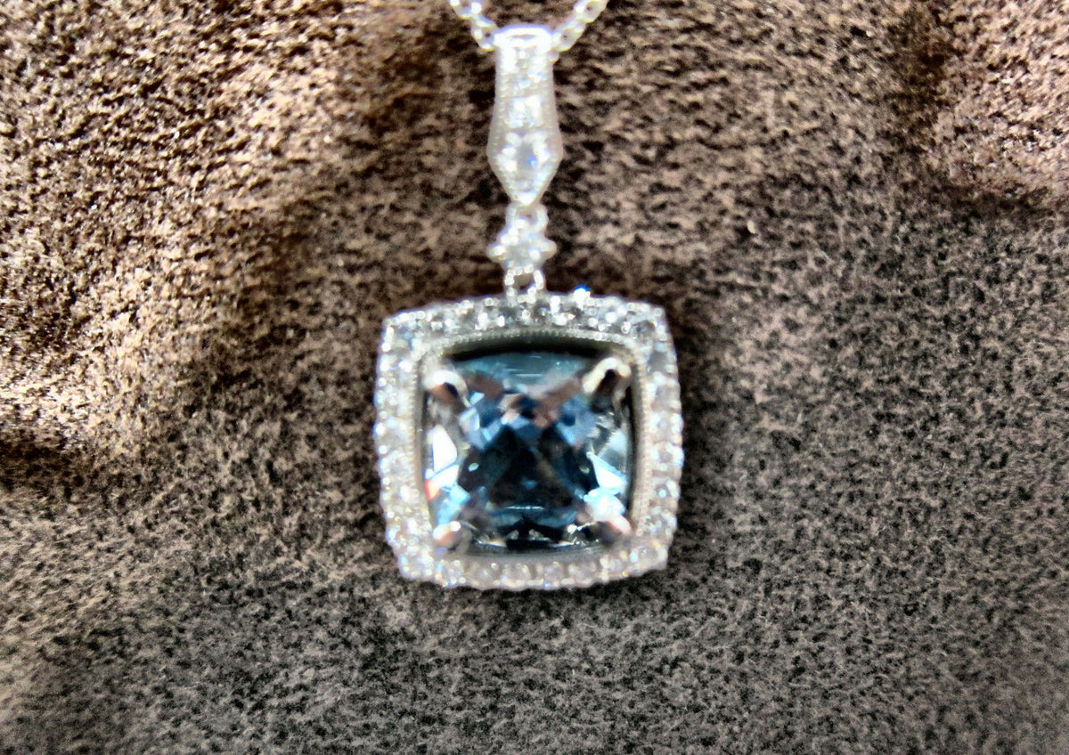 AQUAMARINE CUSHION SHAPE DIAMOND ROUND BR SHAPE PENDANT AQUAMARINE PENDANT