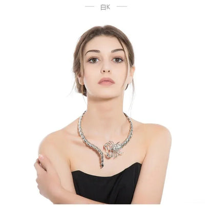 Punk Gothic Jewelry Fashion Personality White Rhinestone Gold/silver Plated Collar Scorpion Style Party Wedding Lady's Necklace
