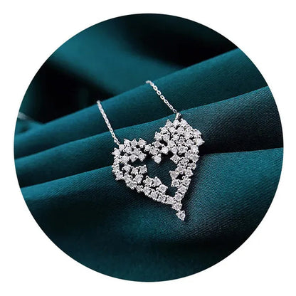 Fashionable Heart Pendant Necklace Crystal Charm Necklace Silver Plated Delicate Clavicle Necklace for Women Lovers Valentine Gift Proposal Wedding Banquet Vintage Jewelry