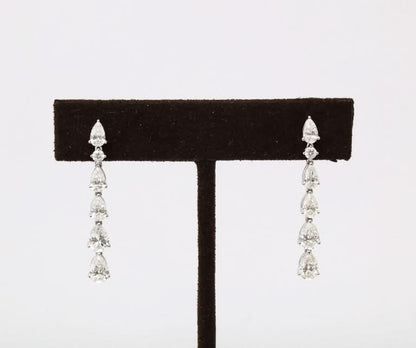https://a.1stdibscdn.com/pear-shape-dangle-drop-earring-for-sale-picture-3/j_415/j_210150921700065567782/6R1A0123_master.jpg?width=768