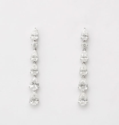 https://a.1stdibscdn.com/pear-shape-dangle-drop-earring-for-sale-picture-9/j_415/j_210150921700065568799/6R1A0136_master.jpg?width=768