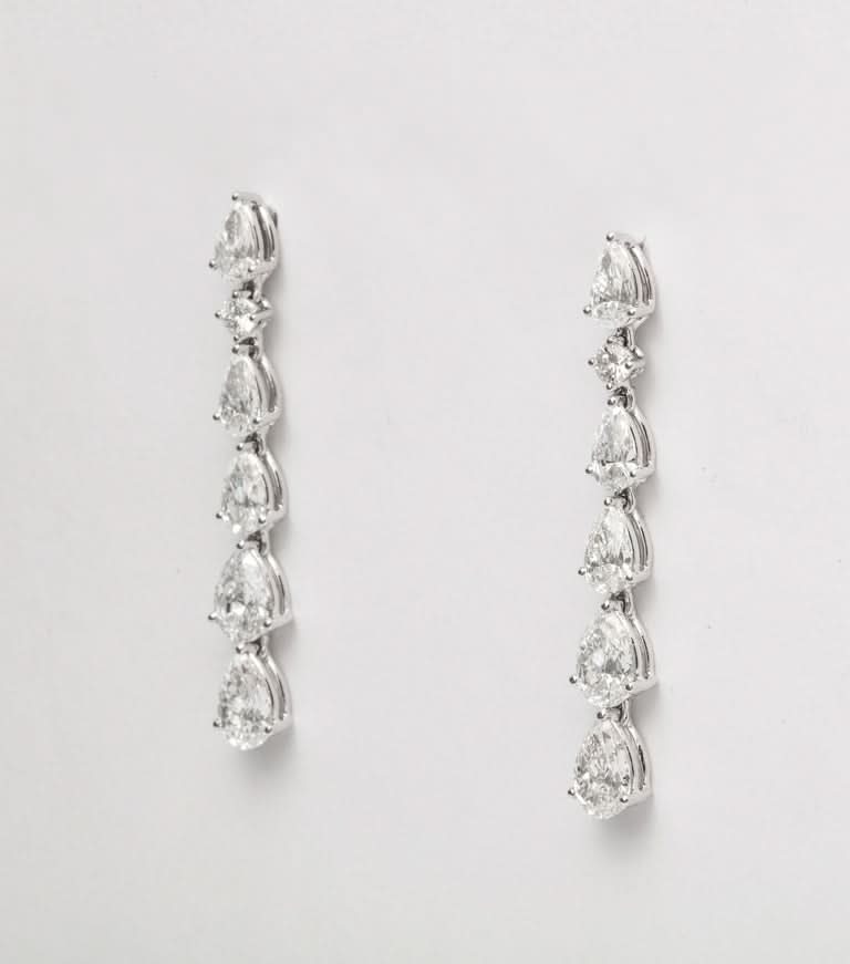 Exquisite 18k White Gold 4.06 Carat Pear Diamond Dangle Earrings