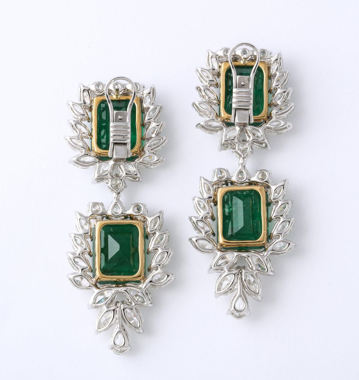 Luxury 38ct Emerald and 22ct Diamond Platinum Drop Dangle Earrings