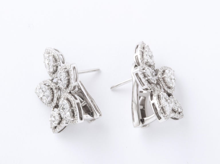 Elegant 18k White Gold 2.97 Carat Diamond Cluster Stud Earrings