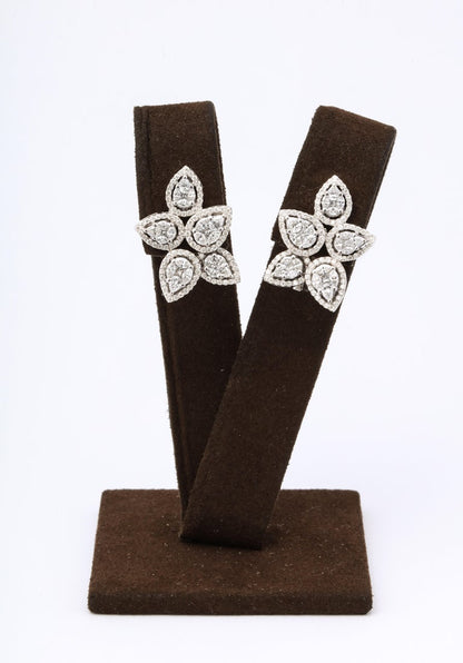 Elegant 18k White Gold 2.97 Carat Diamond Cluster Stud Earrings