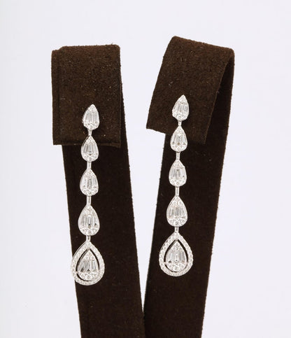 https://a.1stdibscdn.com/diamond-drop-earrings-for-sale-picture-3/j_415/j_140276021637953977920/6R1A1332_master.jpg?width=768