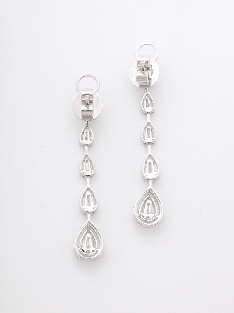 Exquisite 1.44ct Diamond 18k White Gold Dangle Drop Earrings