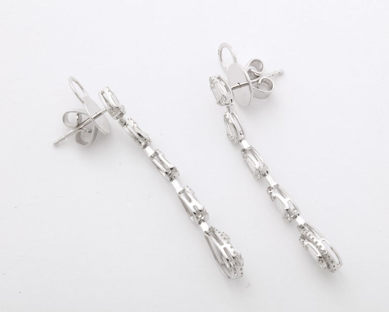 Exquisite 1.44ct Diamond 18k White Gold Dangle Drop Earrings
