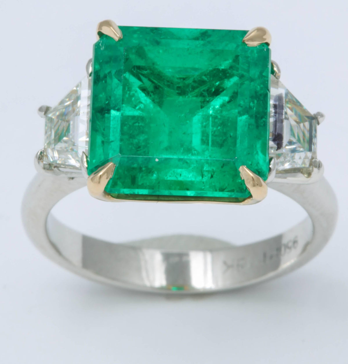 6 Carat Colombian Emerald and Trapezoid Diamond Platinum Ring