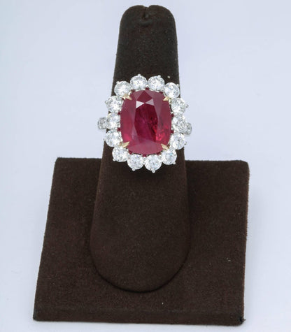 https://a.1stdibscdn.com/10-carat-ruby-and-diamond-cocktail-ring-for-sale-picture-3/0/j_41520731523637137444/6R1A2636_master.jpg?width=768