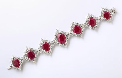 https://a.1stdibscdn.com/ruby-and-diamond-bracelet-for-sale-picture-3/j_415/j_140692421638384479211/6R1A2641_master.jpg?width=768