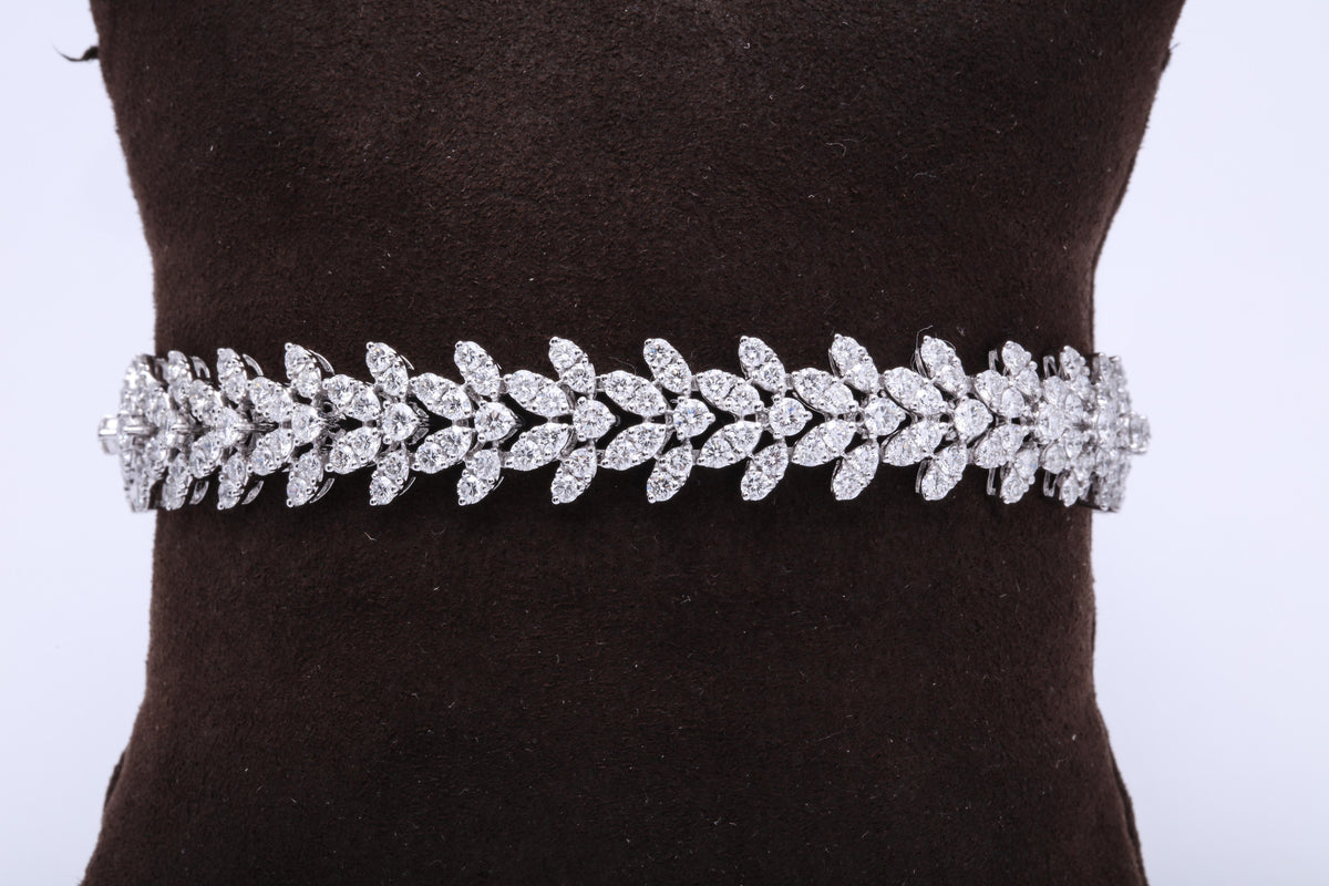 9.17 Carat Round Brilliant Diamond Wreath Bracelet 18k White Gold