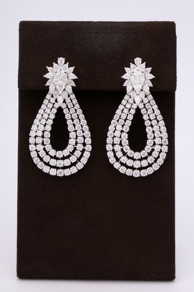 Elegant 15.60 Carat Diamond 18k White Gold Teardrop Dangle Earrings