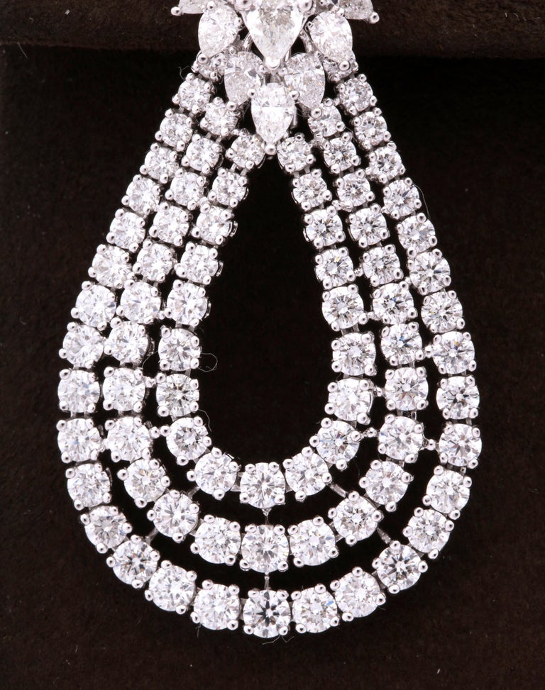 Elegant 15.60 Carat Diamond 18k White Gold Teardrop Dangle Earrings