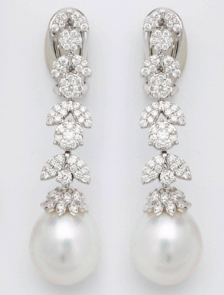 https://a.1stdibscdn.com/pearl-and-diamond-earrings-for-sale-picture-5/j_415/j_193187421684333968250/6R1A3819_master.jpg?width=768
