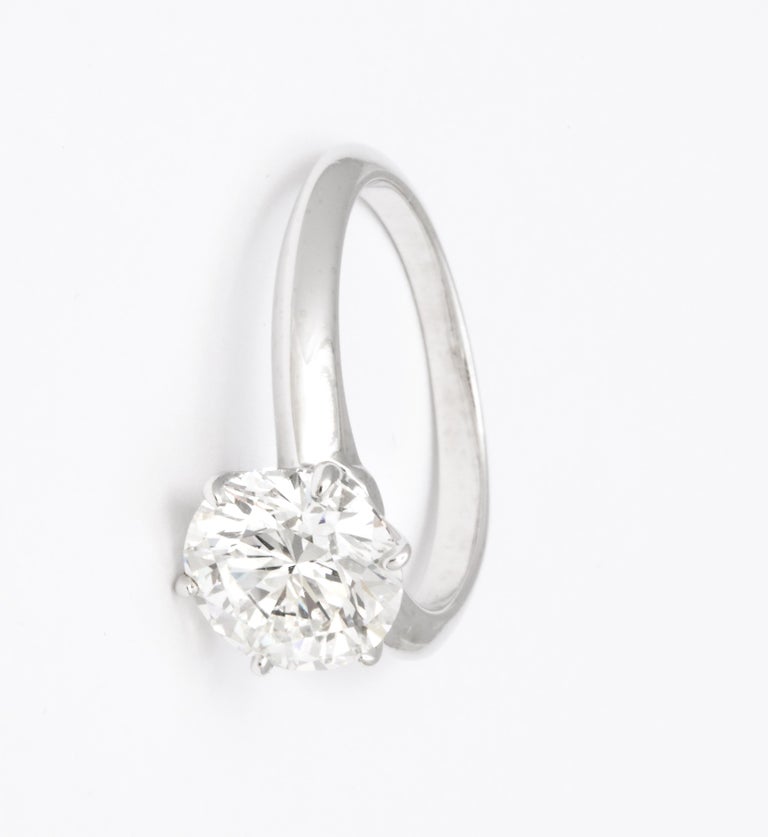 https://a.1stdibscdn.com/tiffany-co-solitaire-engagement-ring-for-sale-picture-8/j_415/1618238586777/6R1A4833_master.jpg?width=768