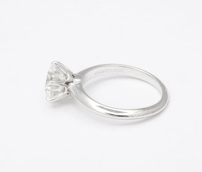 https://a.1stdibscdn.com/tiffany-co-solitaire-engagement-ring-for-sale-picture-2/j_415/1618238600170/6R1A4822_master.jpg?width=768