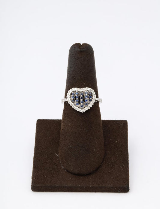 https://a.1stdibscdn.com/blue-sapphire-and-diamond-heart-ring-for-sale-picture-11/j_415/j_130857321629391606560/6R1A5031_master.jpg?width=768