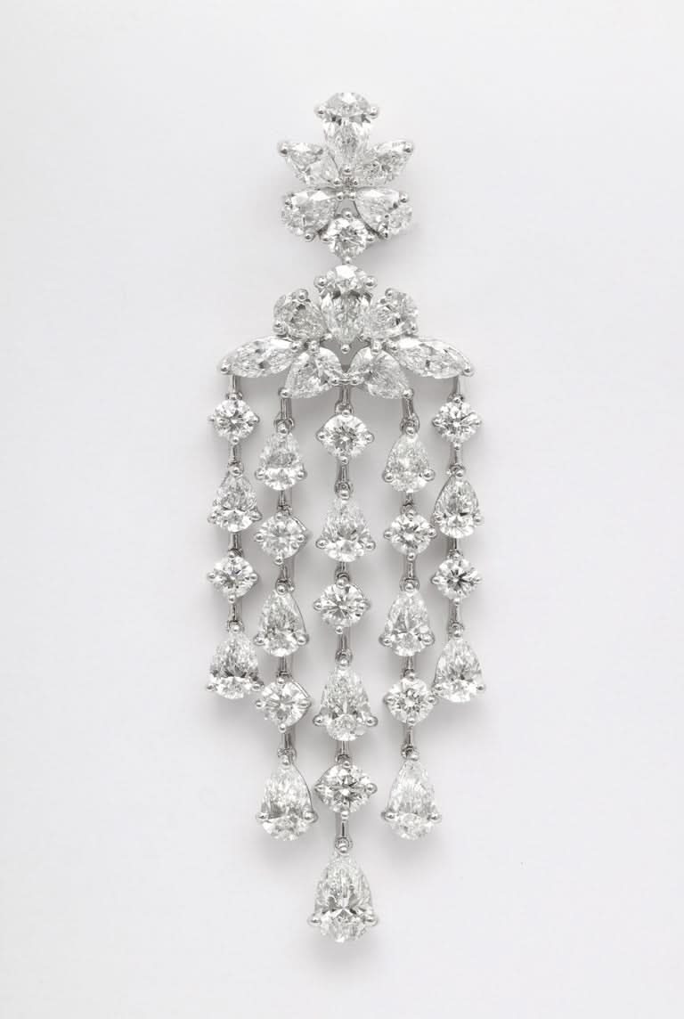 https://a.1stdibscdn.com/diamond-chandelier-dangle-earrings-for-sale-picture-7/j_415/j_167934221661438286050/6R1A5067_master.jpg?width=768