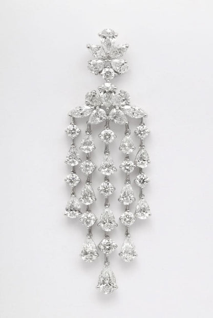 https://a.1stdibscdn.com/diamond-chandelier-dangle-earrings-for-sale-picture-7/j_415/j_167934221661438286050/6R1A5067_master.jpg?width=768