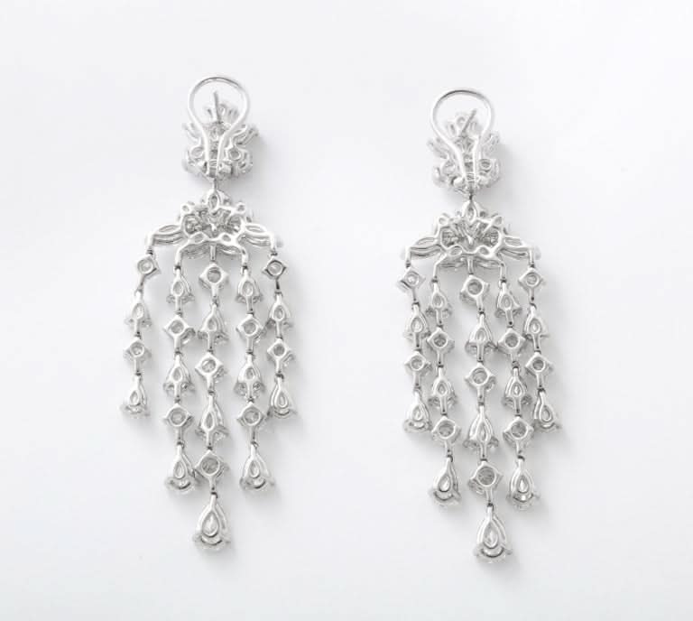 Exquisite 25.42 Carat Diamond Chandelier Dangle Earrings in Platinum