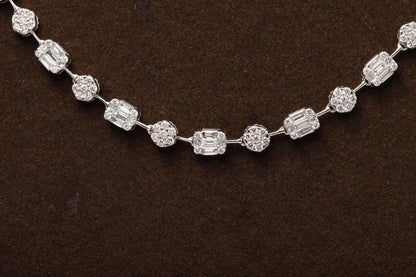 https://a.1stdibscdn.com/round-and-emerald-cut-diamond-illusion-set-necklace-for-sale-picture-8/j_415/j_164752621658414304963/6R1A5113_master.jpg?width=768