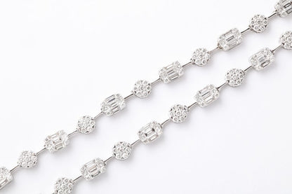 https://a.1stdibscdn.com/round-and-emerald-cut-diamond-illusion-set-necklace-for-sale-picture-9/j_415/j_164752621658414306290/6R1A5114_master.jpg?width=768