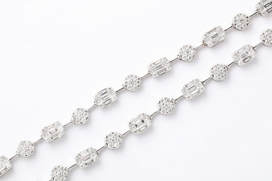 https://a.1stdibscdn.com/round-and-emerald-cut-diamond-illusion-set-necklace-for-sale-picture-9/j_415/j_164752621658414306290/6R1A5114_master.jpg?width=768