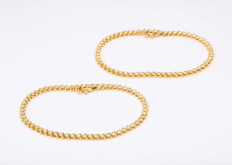 https://a.1stdibscdn.com/yellow-diamond-bracelets-for-sale-picture-10/j_415/j_168334521661871142805/6R1A5120_master.jpg?width=768