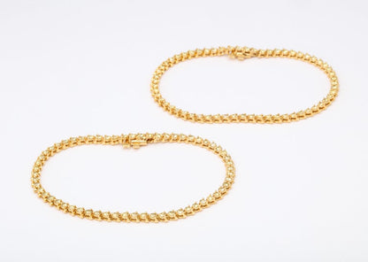 https://a.1stdibscdn.com/yellow-diamond-bracelets-for-sale-picture-10/j_415/j_168334521661871142805/6R1A5120_master.jpg?width=768