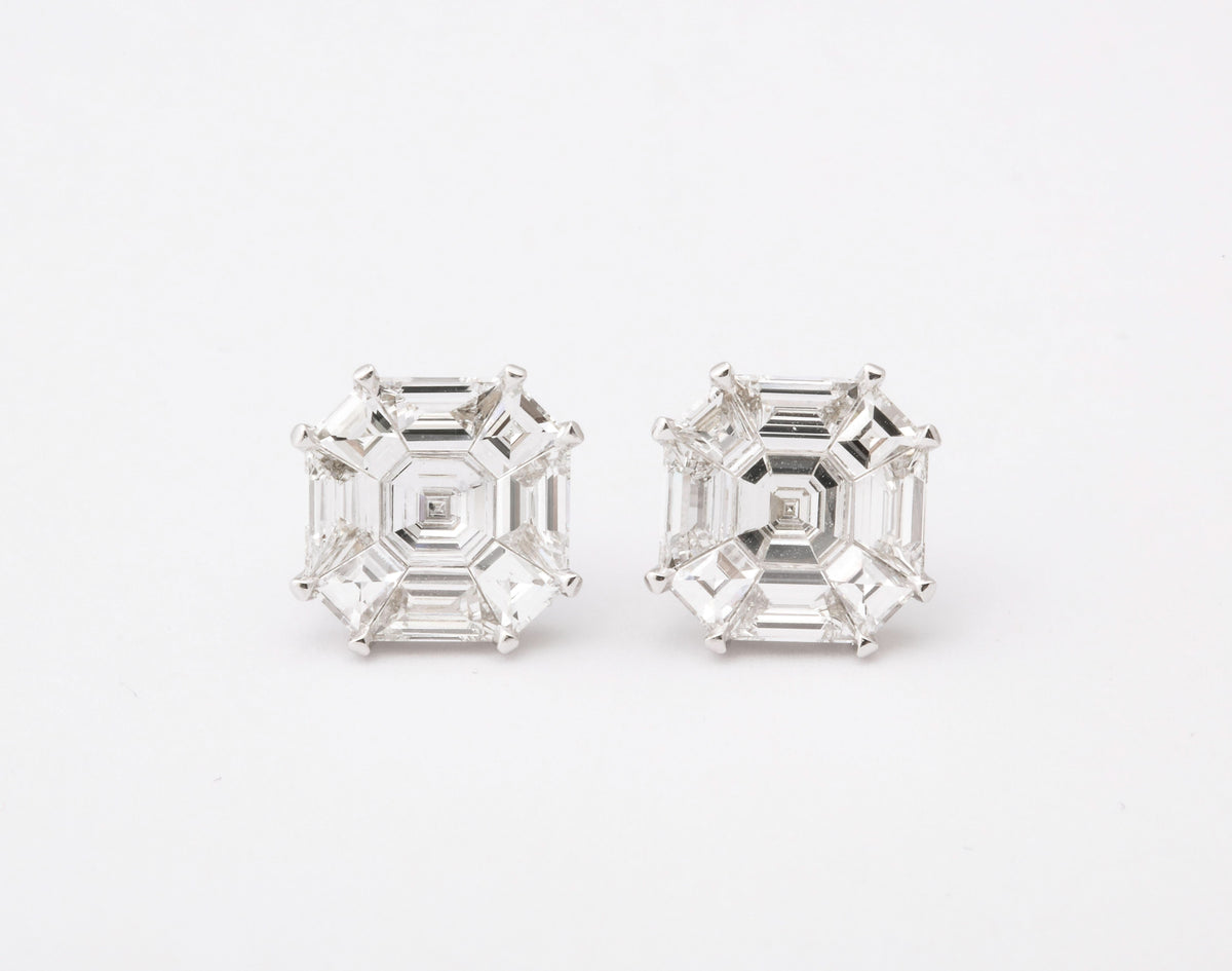 https://a.1stdibscdn.com/asscher-cut-stud-earrings-illusion-set-for-sale-picture-8/j_415/j_180651721672243242520/6R1A5319_master.jpg