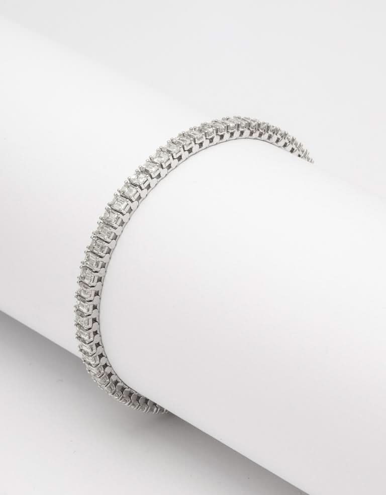 Exquisite 10.15 Carat Emerald Cut Diamond 14k White Gold Tennis Bracelet