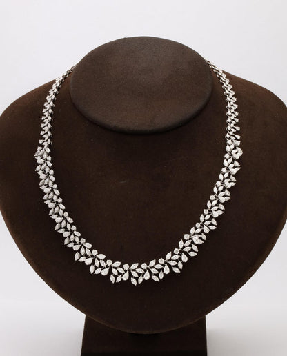 https://a.1stdibscdn.com/diamond-necklace-for-sale-picture-3/j_415/j_180729421672327267749/6R1A5380_master.jpg?width=768