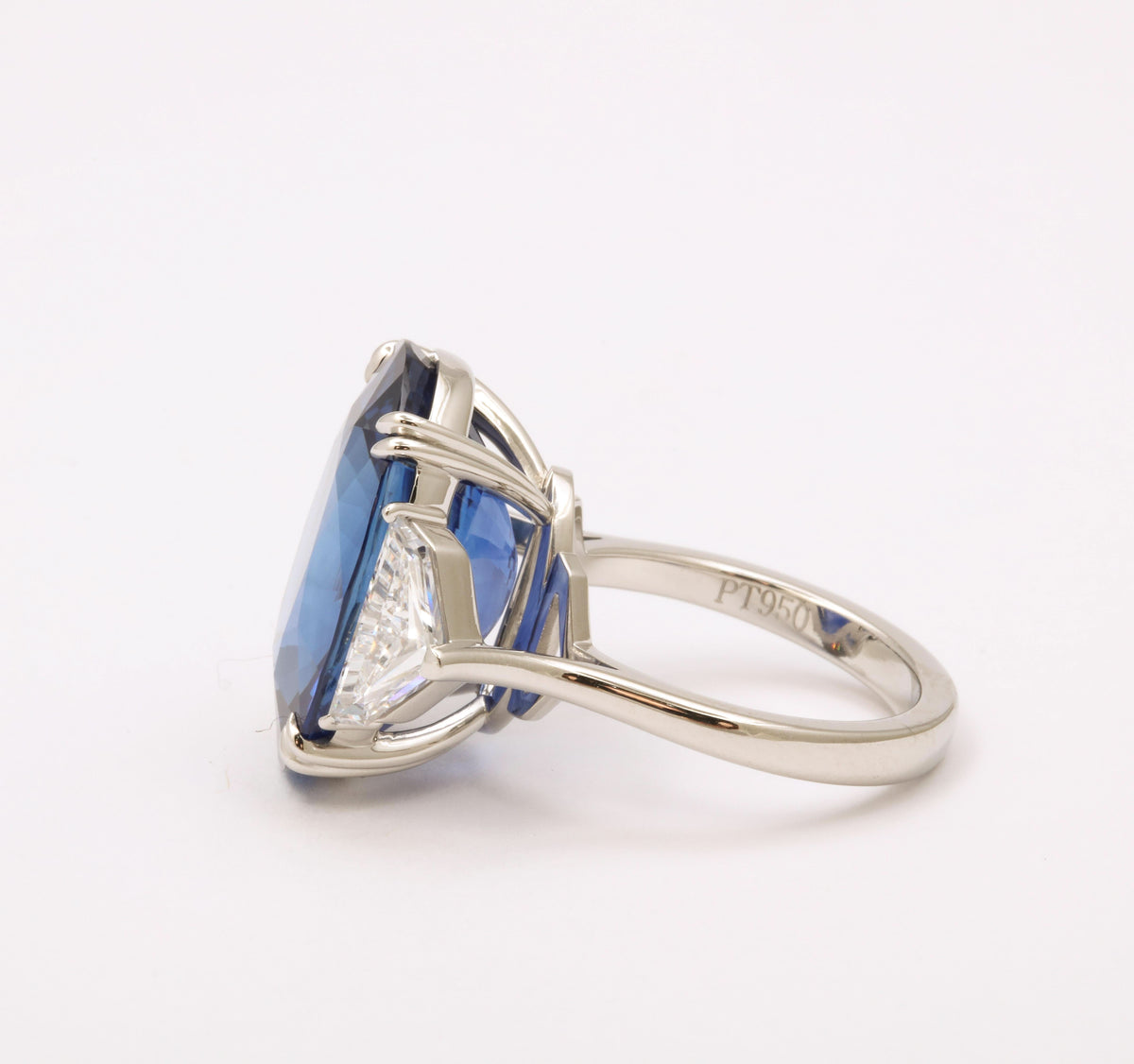 https://a.1stdibscdn.com/20-carat-blue-sapphire-ring-for-sale-picture-11/j_415/j_19200042/1310D9EC_1F94_42E8_AEA9_1683562966693_master.jpeg