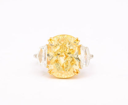 https://a.1stdibscdn.com/10-carat-fancy-yellow-diamond-ring-for-sale-picture-7/j_415/j_194448221685540807208/6R1A5468_master.jpg?width=768