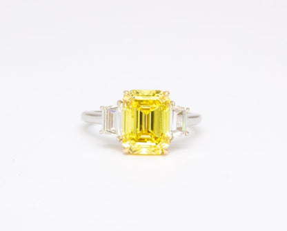 https://a.1stdibscdn.com/fancy-vivid-yellow-emerald-cut-ring-for-sale-picture-5/j_415/j_174482921667400162735/6R1A5483_master.jpg?width=768