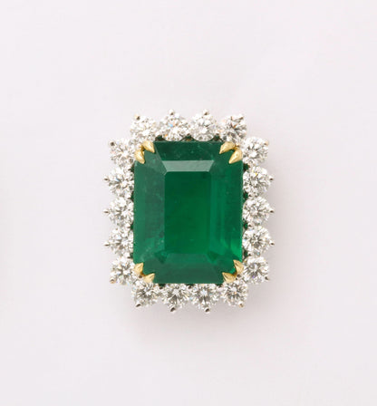 https://a.1stdibscdn.com/vivid-green-emerald-and-diamond-earrings-for-sale-picture-10/j_415/j_204050621695137483760/6B096F8D_5736_450D_B074_375F34D0A5A5_master.jpeg