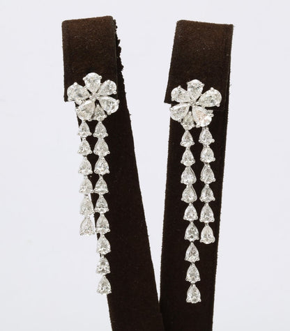 https://a.1stdibscdn.com/diamond-flower-drop-earring-for-sale-picture-13/j_415/j_17521622/FB1A1455_6799_468C_B13C_1669134922352_master.jpeg?width=768