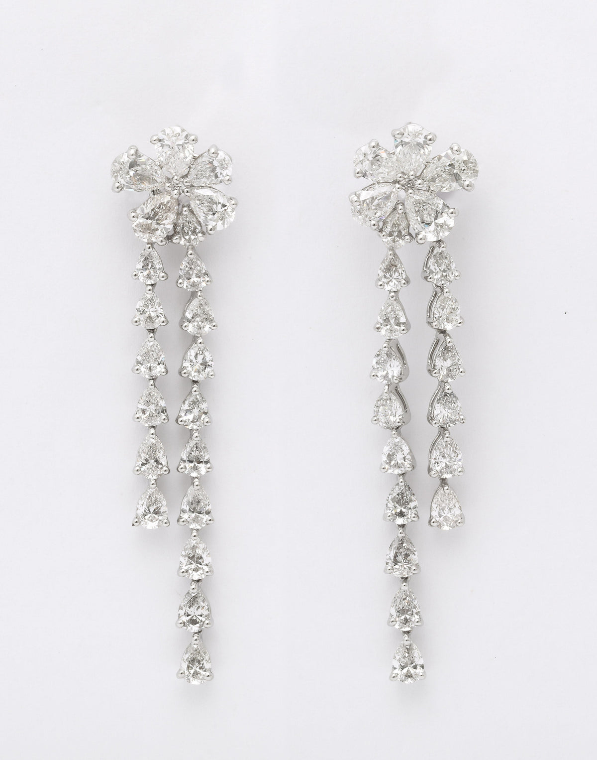https://a.1stdibscdn.com/diamond-flower-drop-earring-for-sale-picture-8/j_415/j_175216221667919305149/6R1A5633_master.jpg