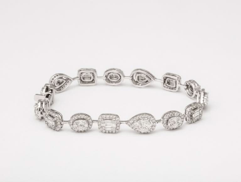 https://a.1stdibscdn.com/multi-shape-diamond-bracelet-for-sale-picture-4/j_415/j_192178321683552841801/6R1A5657_master.jpg?width=768