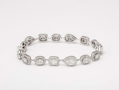 https://a.1stdibscdn.com/multi-shape-diamond-bracelet-for-sale-picture-4/j_415/j_192178321683552841801/6R1A5657_master.jpg?width=768