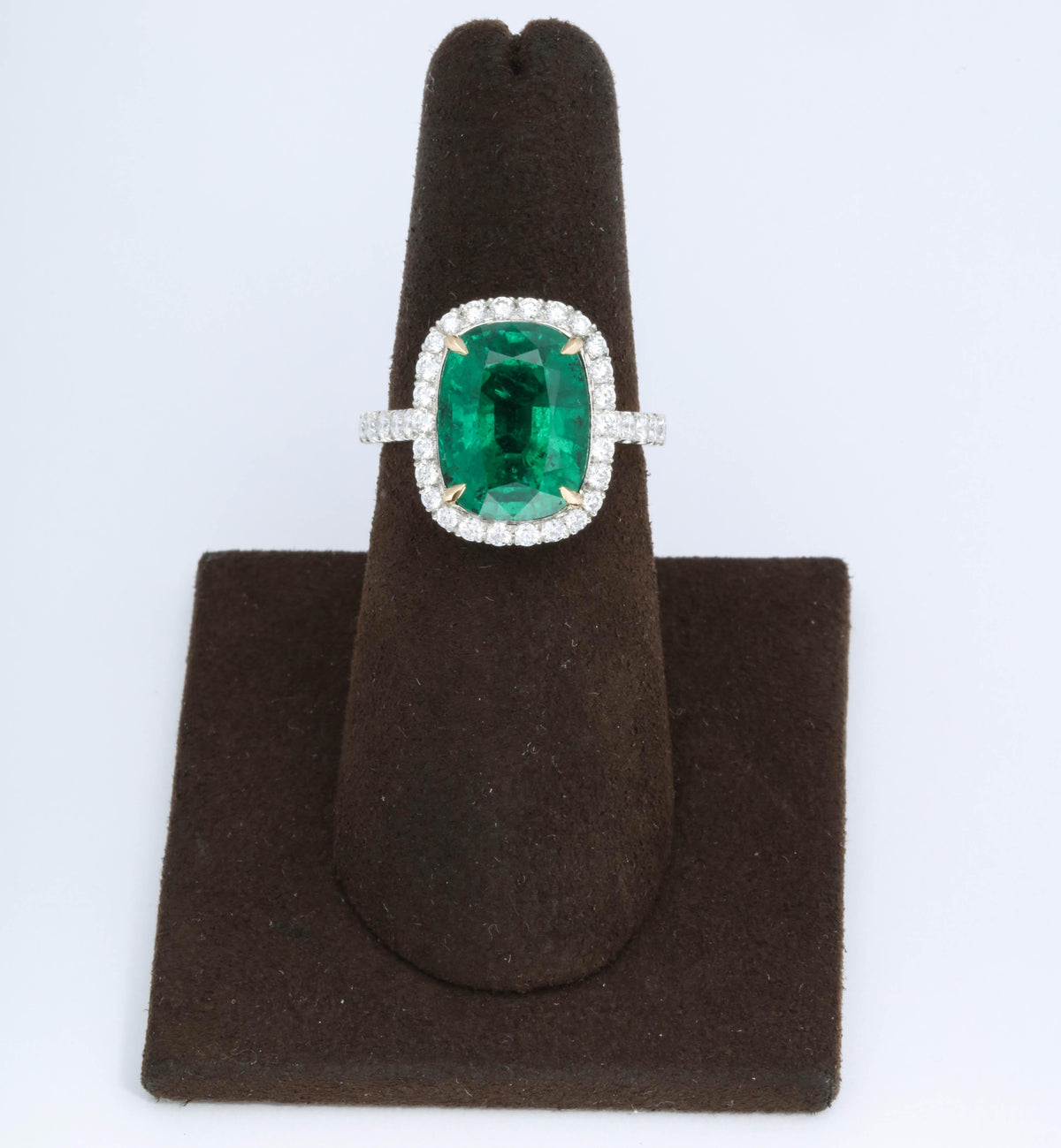 https://a.1stdibscdn.com/5-carat-green-emerald-cushion-cut-diamond-halo-ring-gia-certified-no-oil-for-sale-picture-5/0/j_48413131535730121229/6R1A5993_master.jpg