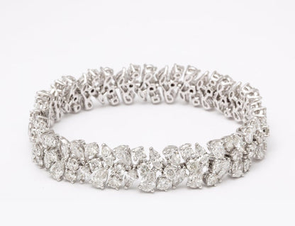 https://a.1stdibscdn.com/diamond-bracelet-for-sale-picture-7/j_415/j_161980821655913511351/6R1A6008_master.jpg?width=768